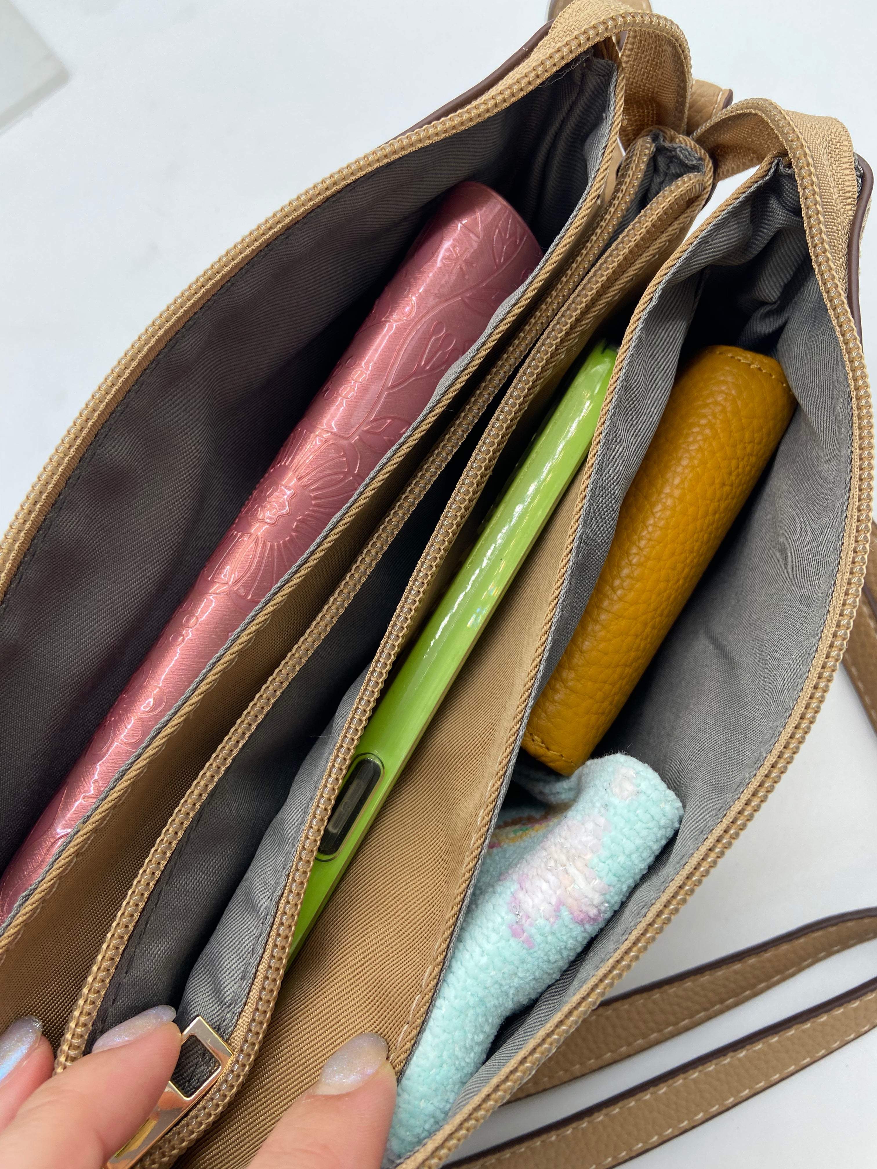 NEW PLUS STELLA 上質レザーお財布ショルダーバッグ